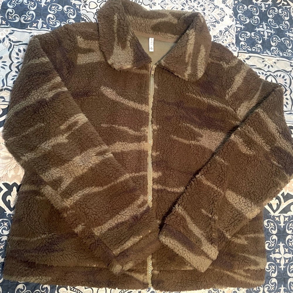 Camo jacket with pockets